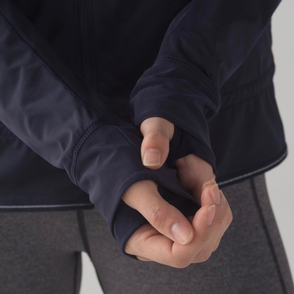 lululemon Kicking Asphalt Jacket - Picture 4 of 7